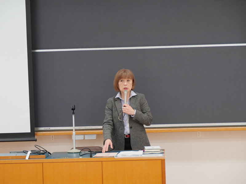 開会挨拶・趣旨説明を行った牧角 悦子 陽明学研究センター長