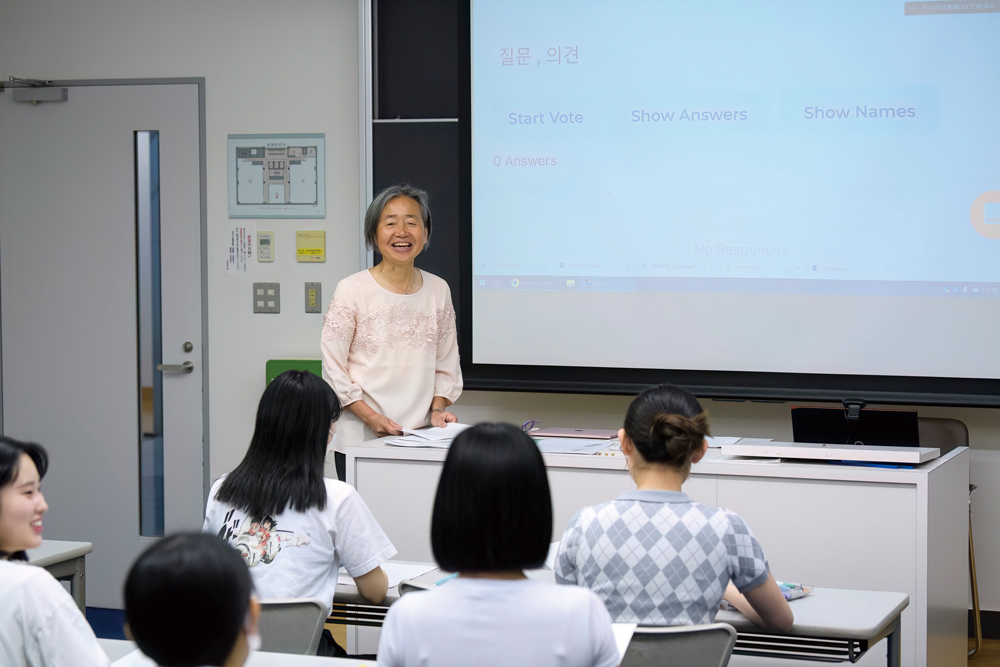 文学部　国文学科・中国文学科／塩田今日子ゼミ【日・韓比較言語・文化】